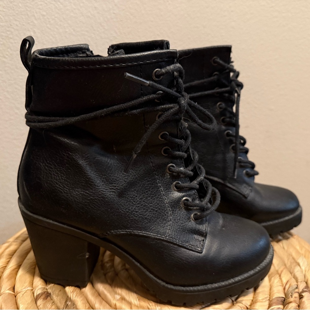 Black Lace-Up Ankle heeled Boots